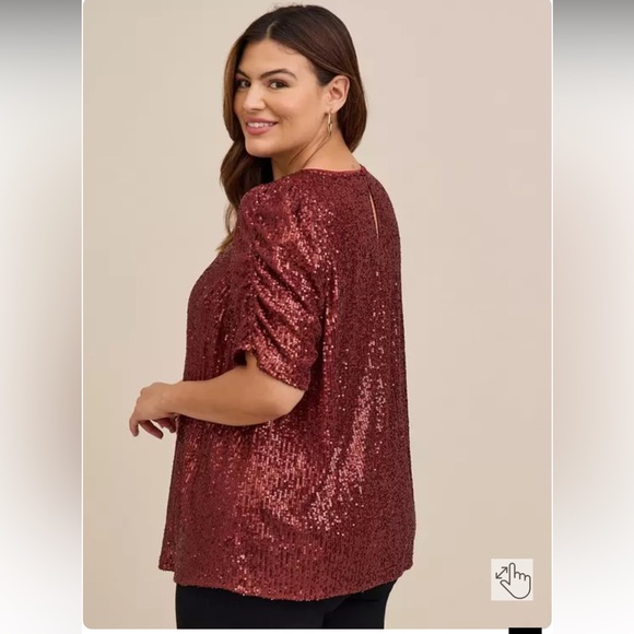 NWT Torrid Burgundy Red Sequin Covered Short Sleeve Keyhole Back Blouse Sz 4 - Picture 2 of 6